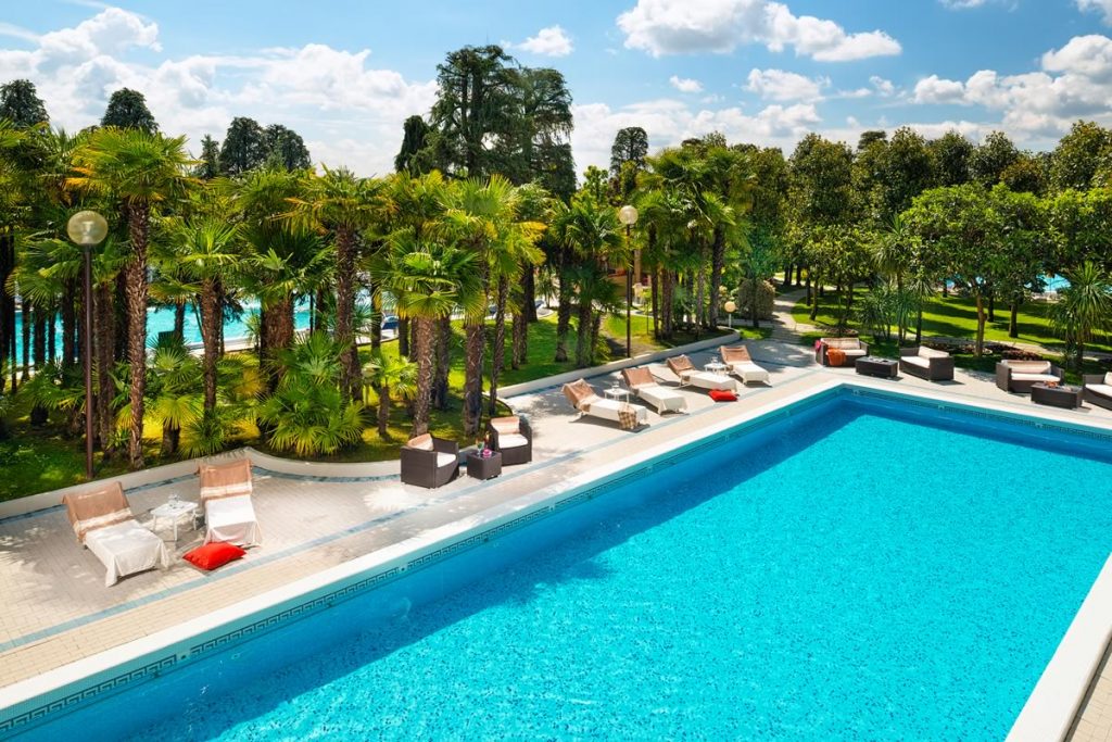 4-libra-pool-hotel-metropole